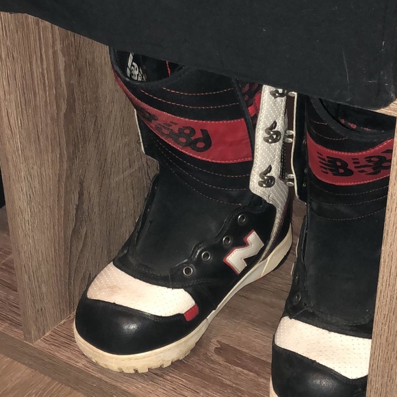 Snowboard boots